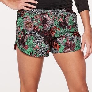 Lululemon Choose a Side Shorts - Red/Zen Garden